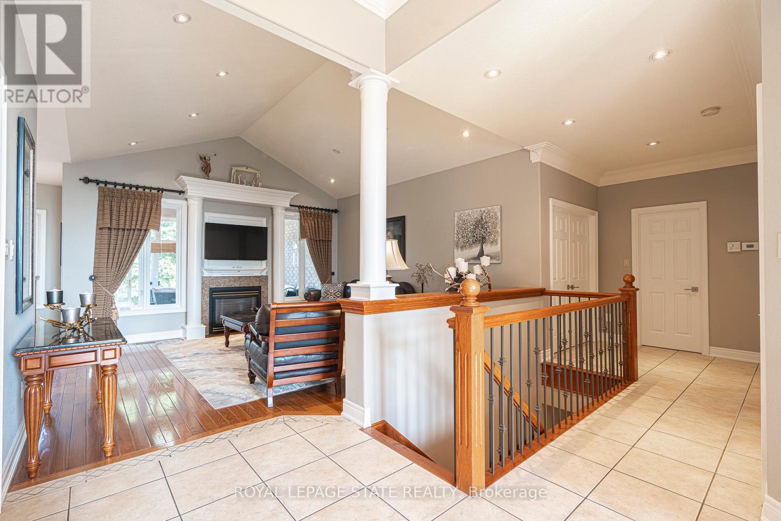 Photo 9 of 198 Gray Road, Hamilton ON