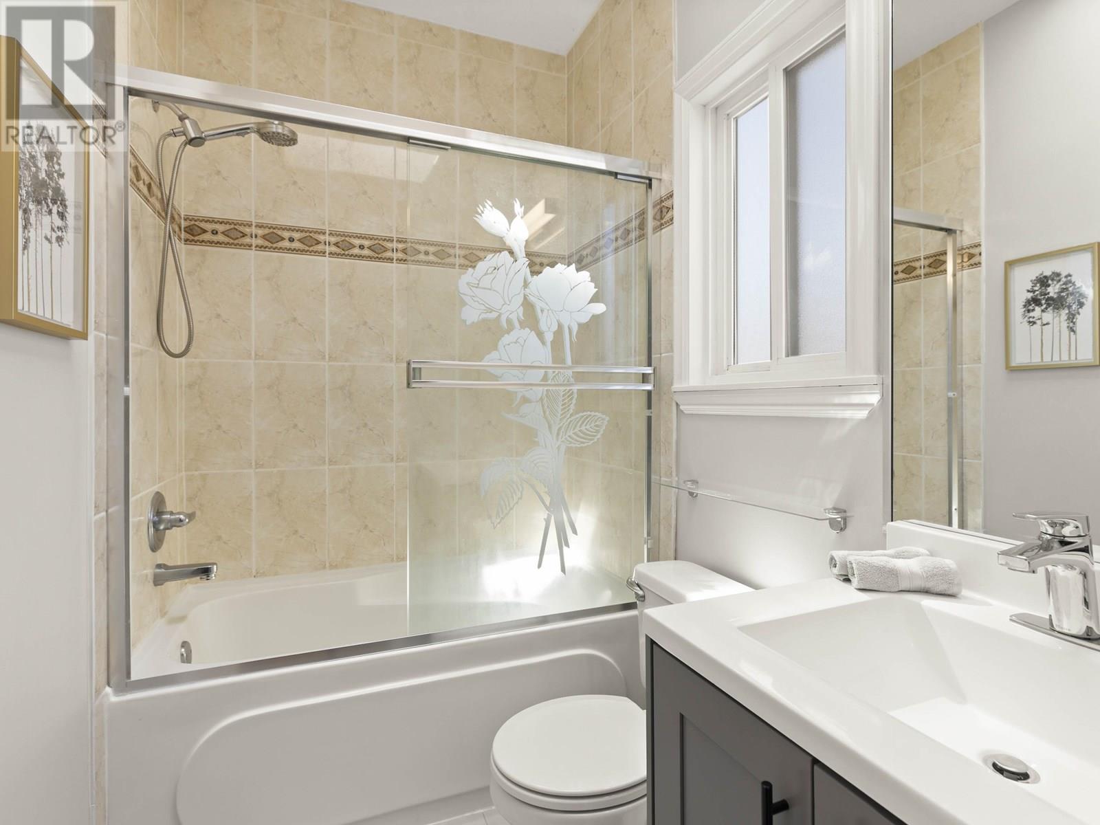 Photo 17 of 1336 E 16th Avenue, Vancouver BC