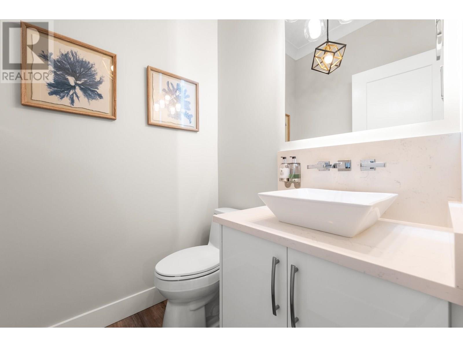 Photo 17 of 108 Jardine Street, New Westminster BC