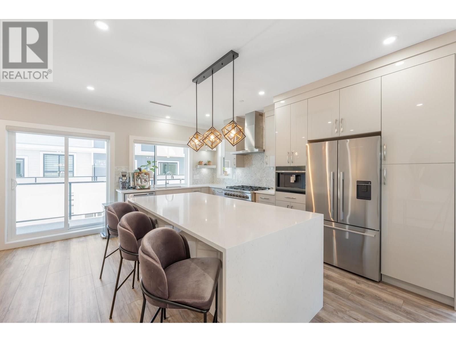 Photo 13 of 108 Jardine Street, New Westminster BC