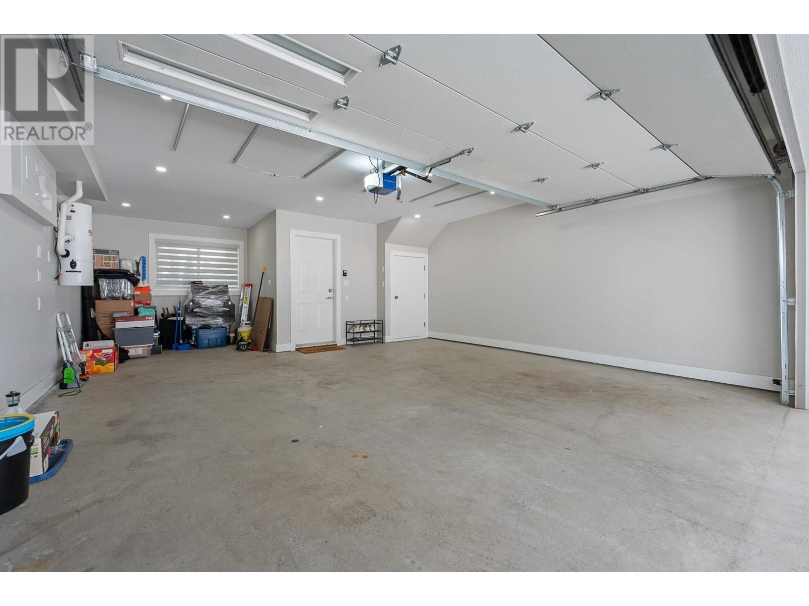 Photo 32 of 108 Jardine Street, New Westminster BC