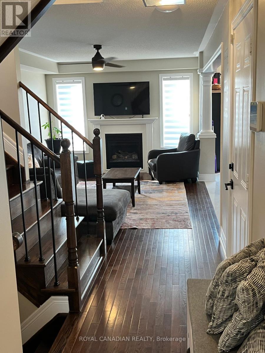 Photo 6 of 181 Bathgate Crescent E, Clarington ON