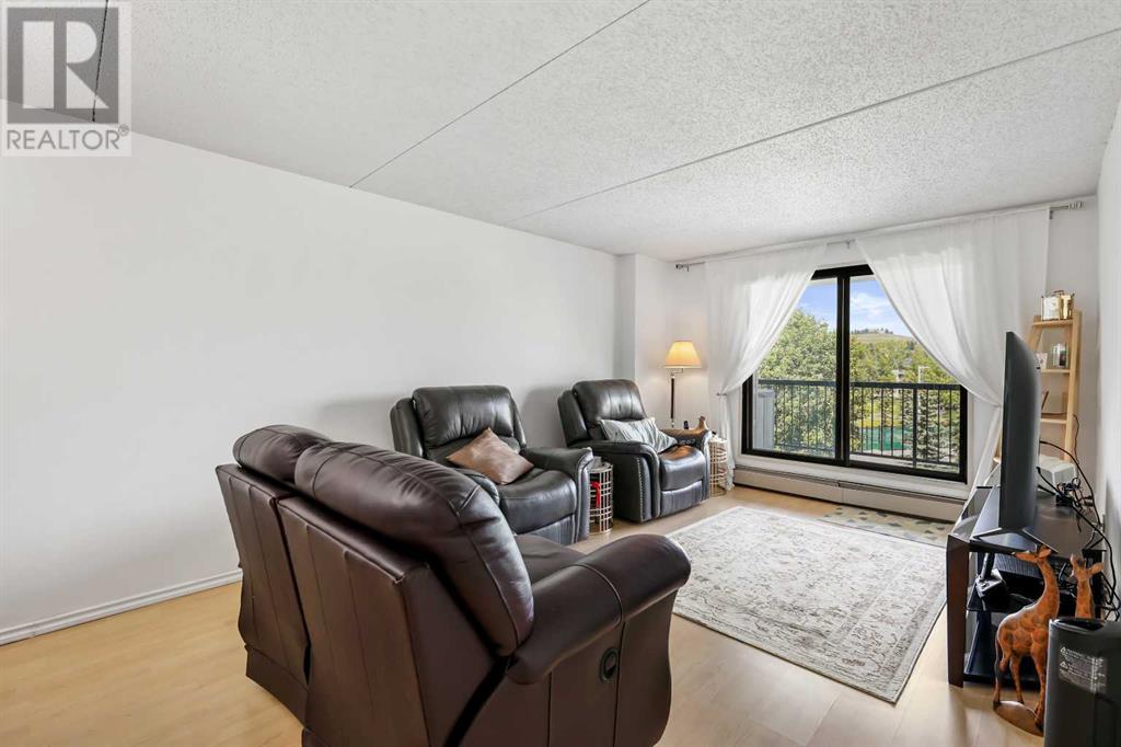 Single Family House for Sale in   Dalton Drive NW Dalhousie Calgary 