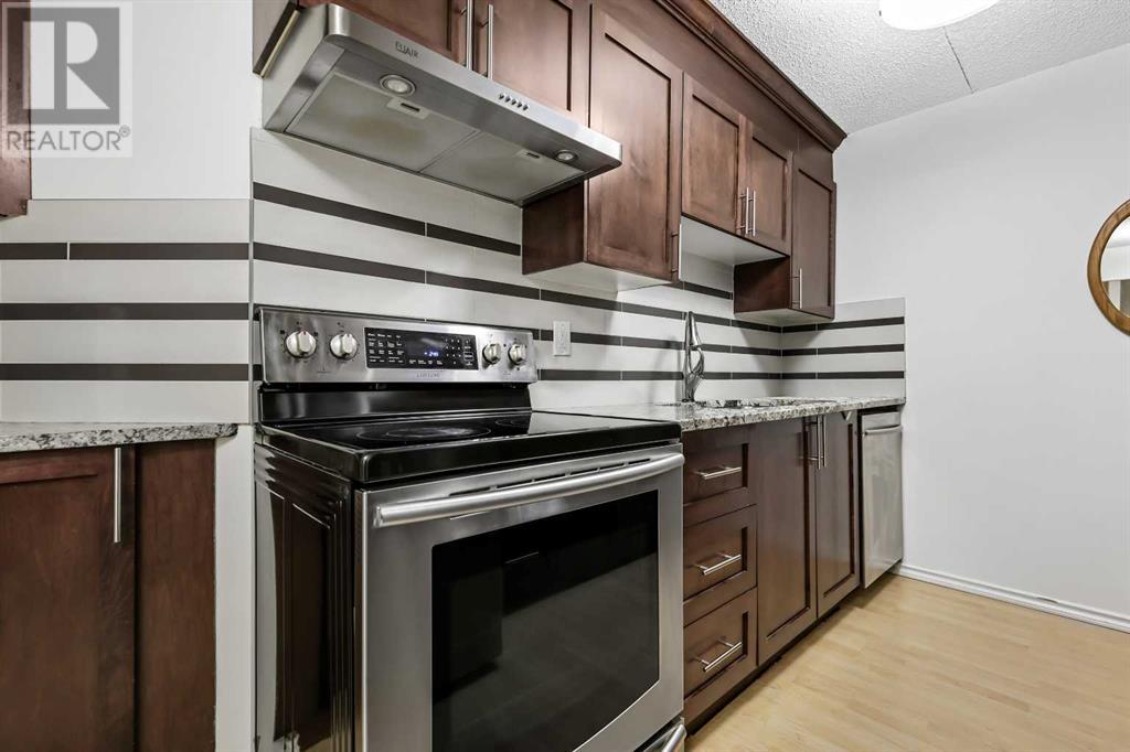 Single Family House for Sale in   Dalton Drive NW Dalhousie Calgary 