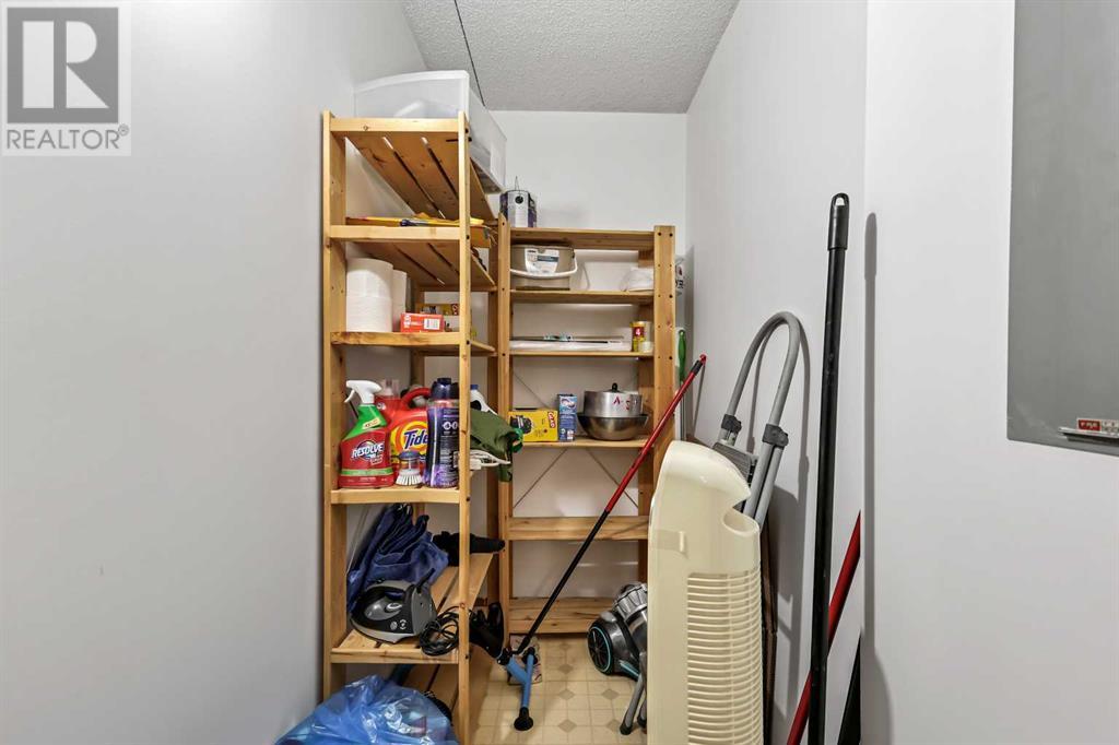 Single Family House for Sale in   Dalton Drive NW Dalhousie Calgary 