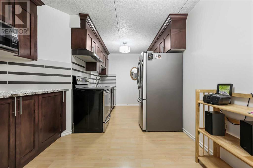 Single Family House for Sale in   Dalton Drive NW Dalhousie Calgary 