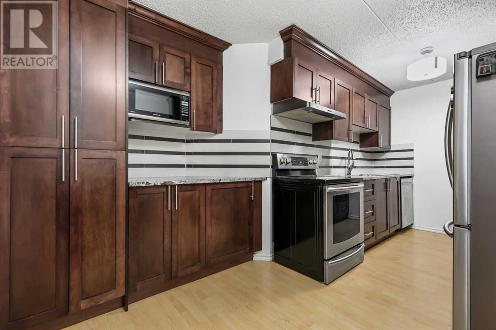 Single Family House for Sale in   Dalton Drive NW Dalhousie Calgary 