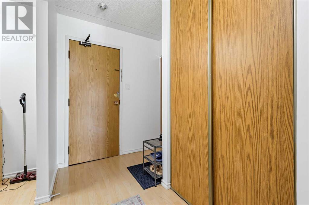 Single Family House for Sale in   Dalton Drive NW Dalhousie Calgary 