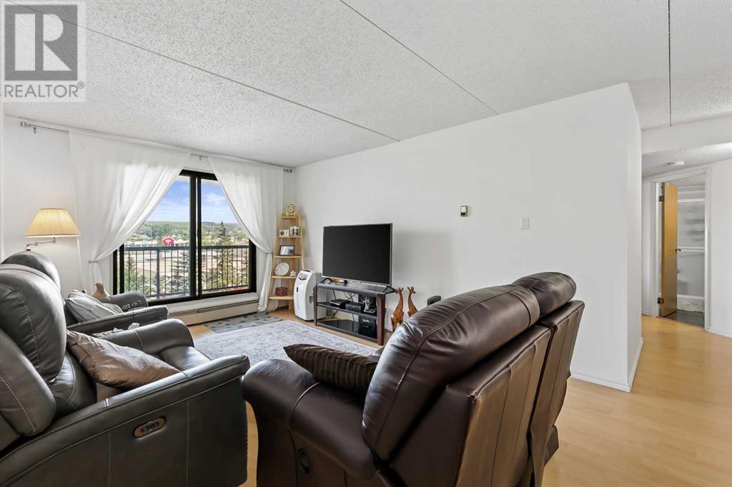 Single Family House for Sale in   Dalton Drive NW Dalhousie Calgary 