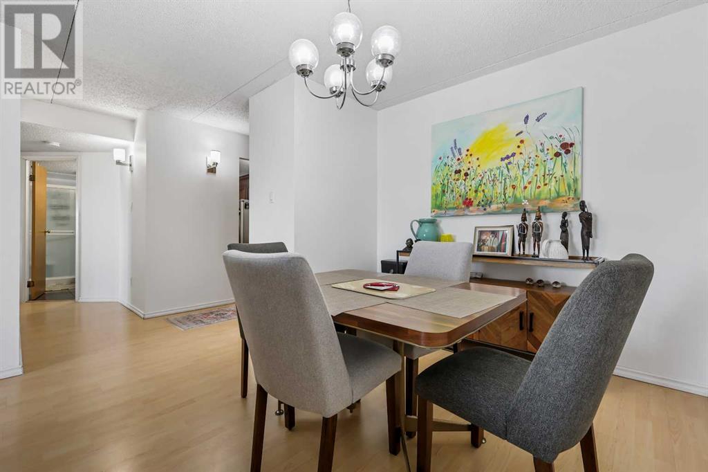 Single Family House for Sale in   Dalton Drive NW Dalhousie Calgary 