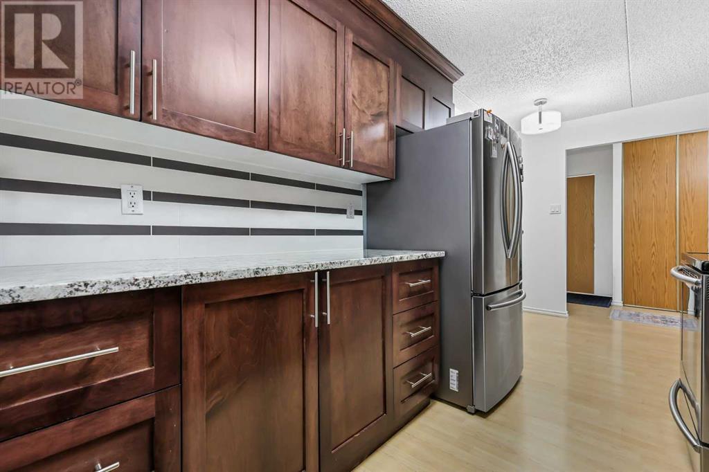 Single Family House for Sale in   Dalton Drive NW Dalhousie Calgary 