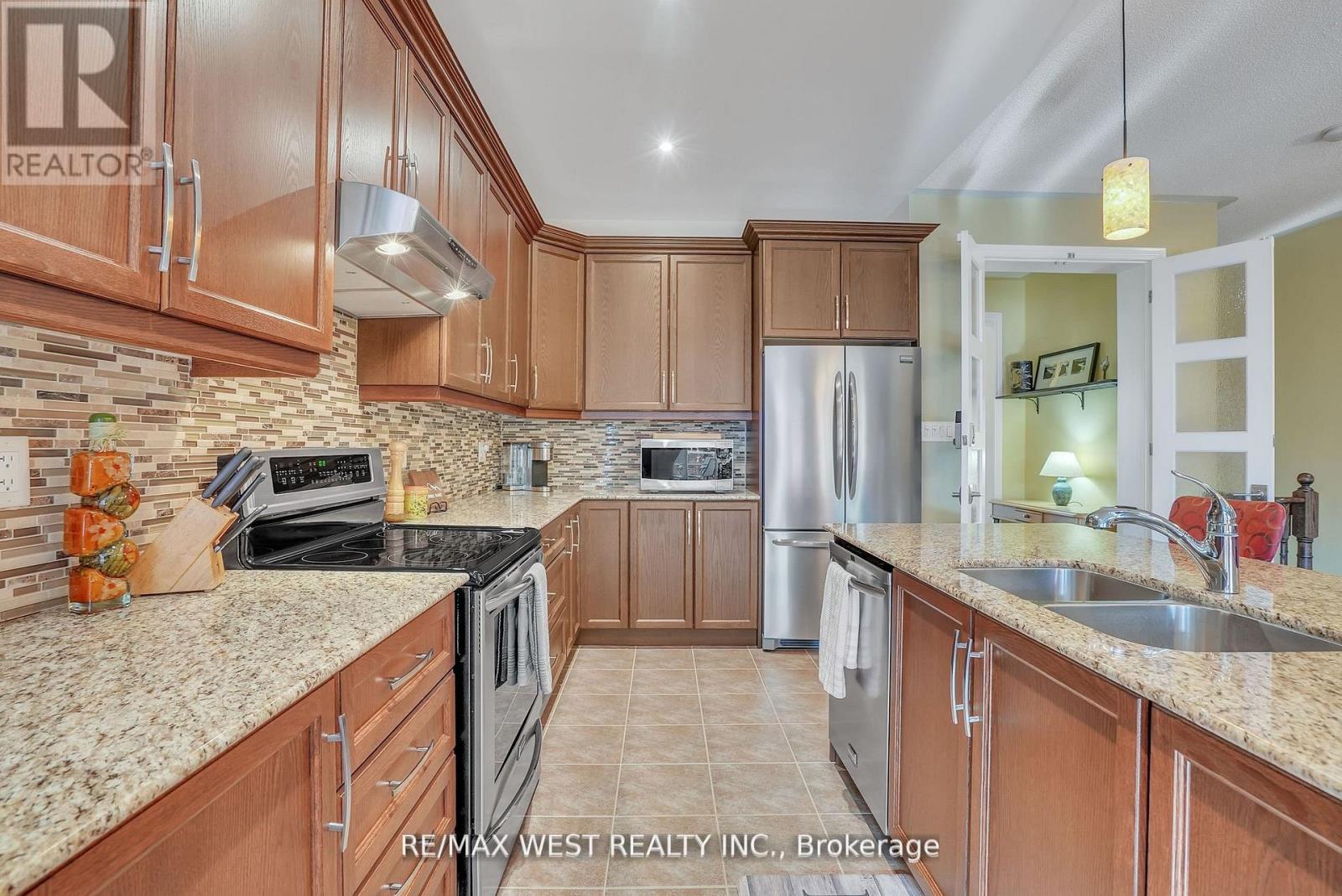Photo 24 of 44 Starboard Circle, Wasaga Beach ON