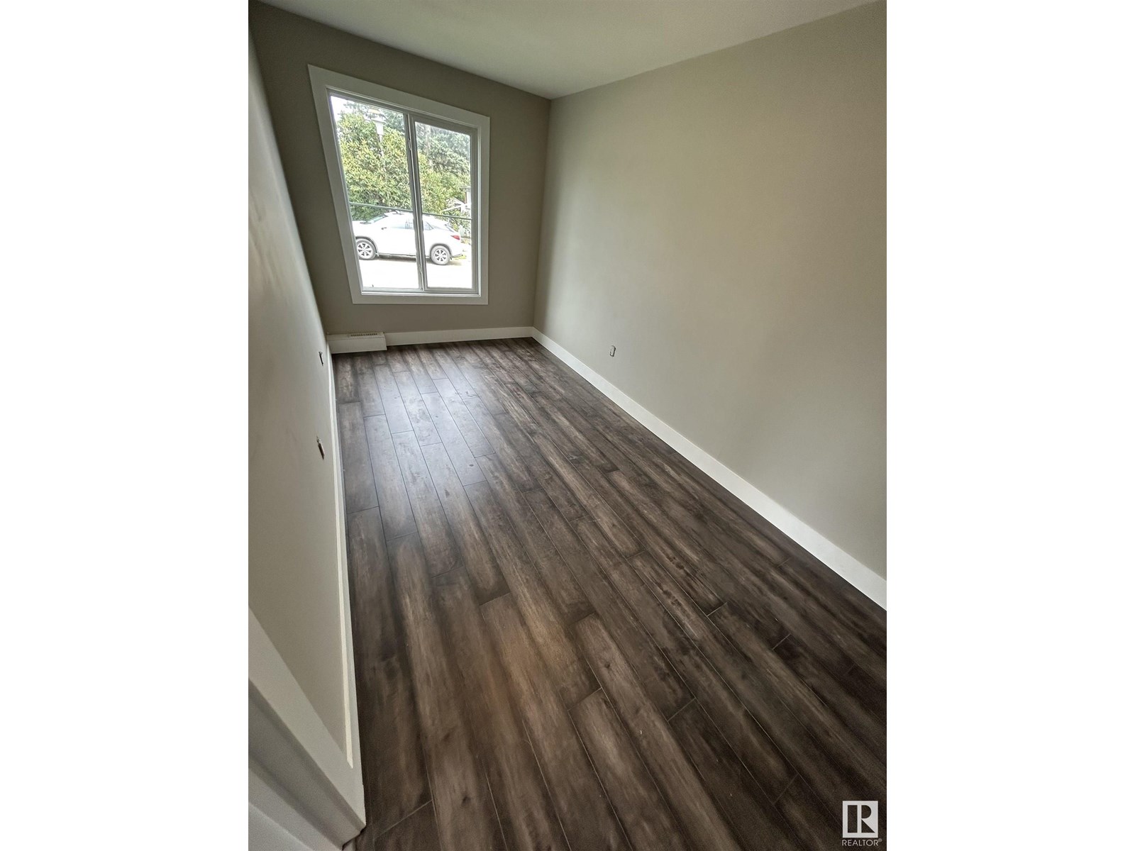 Photo 5 of 306 West Brooke Wy Nw, Edmonton AB