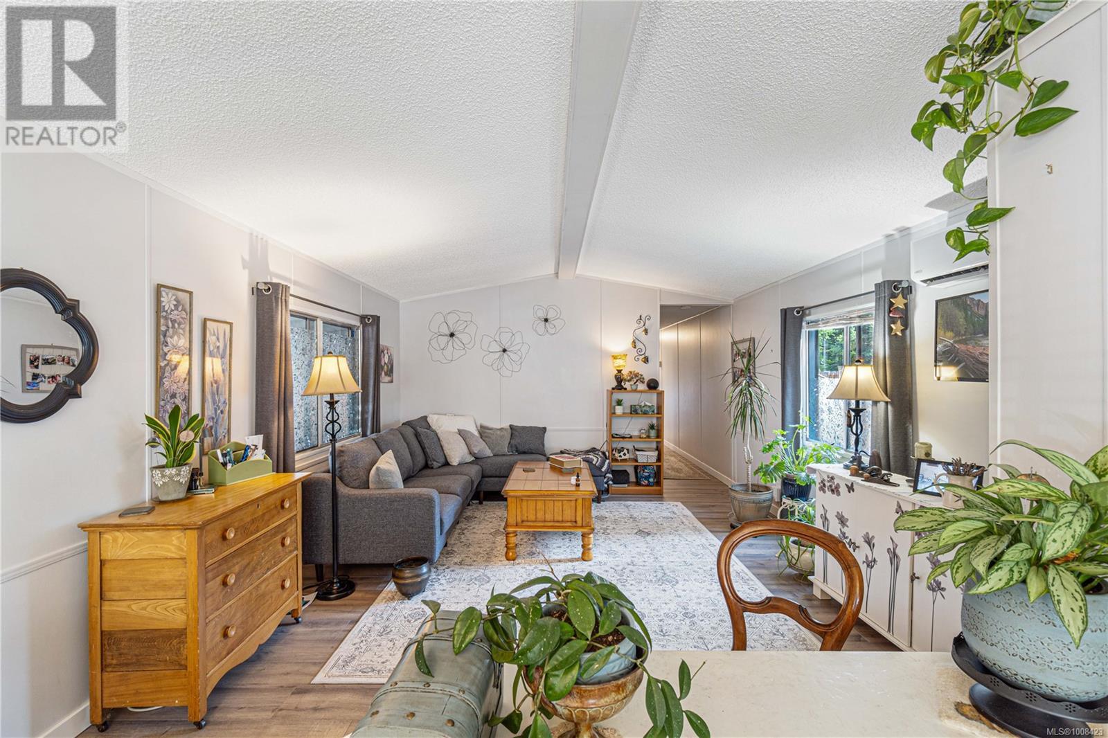 Photo 18 of 31 1247 Arbutus Rd, Parksville BC