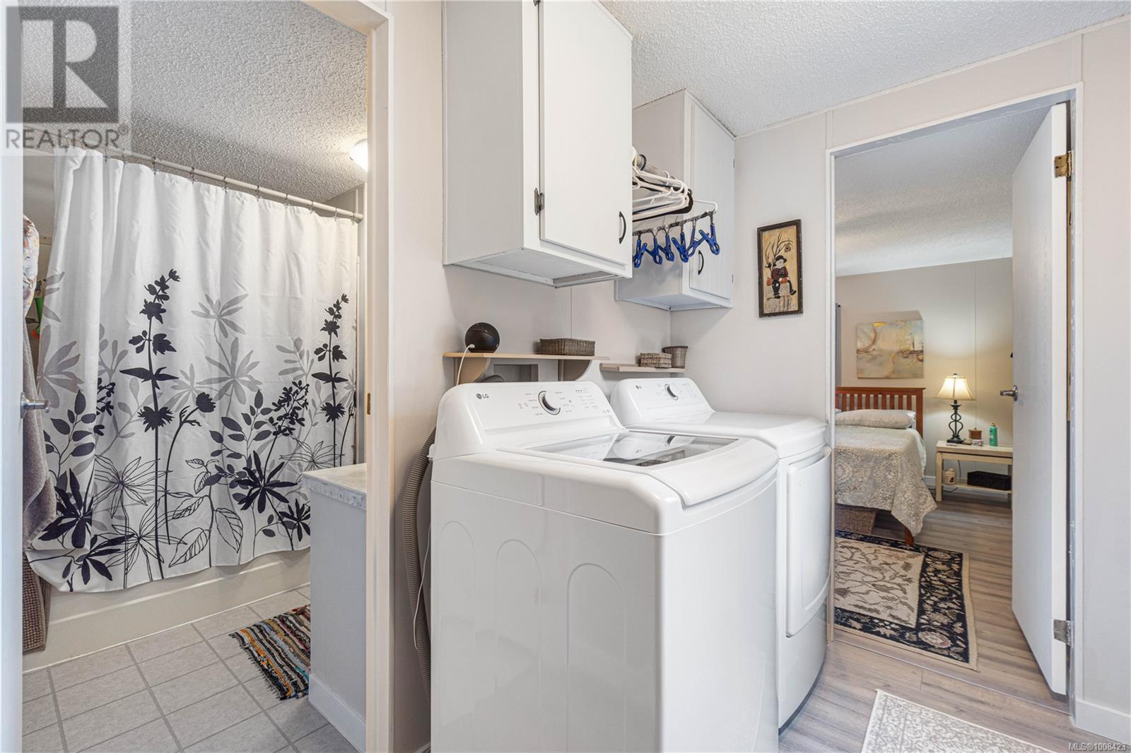 Photo 24 of 31 1247 Arbutus Rd, Parksville BC