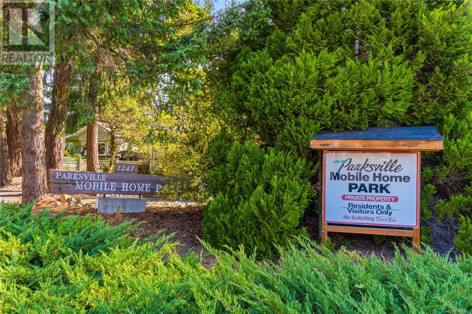 Photo 5 of 31 1247 Arbutus Rd, Parksville BC