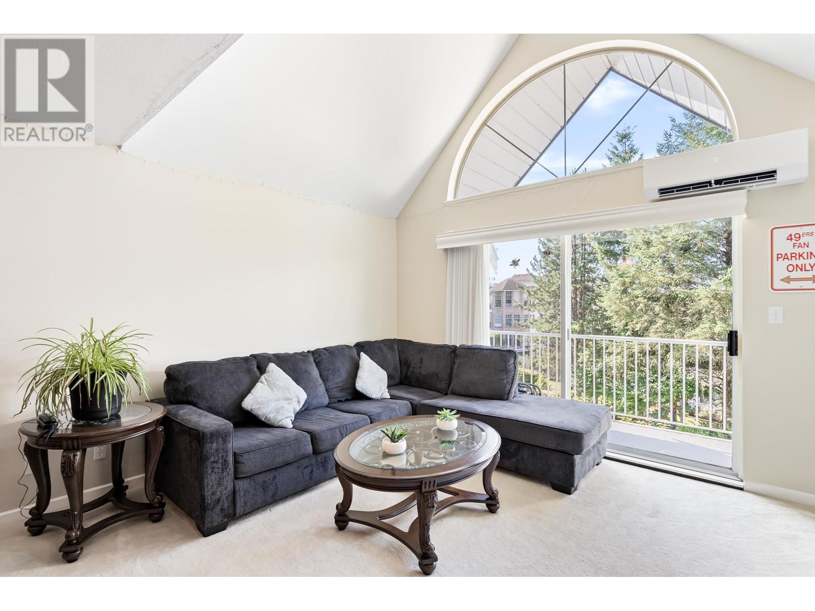 Photo 11 of 303 11601 227 Street, Maple Ridge BC