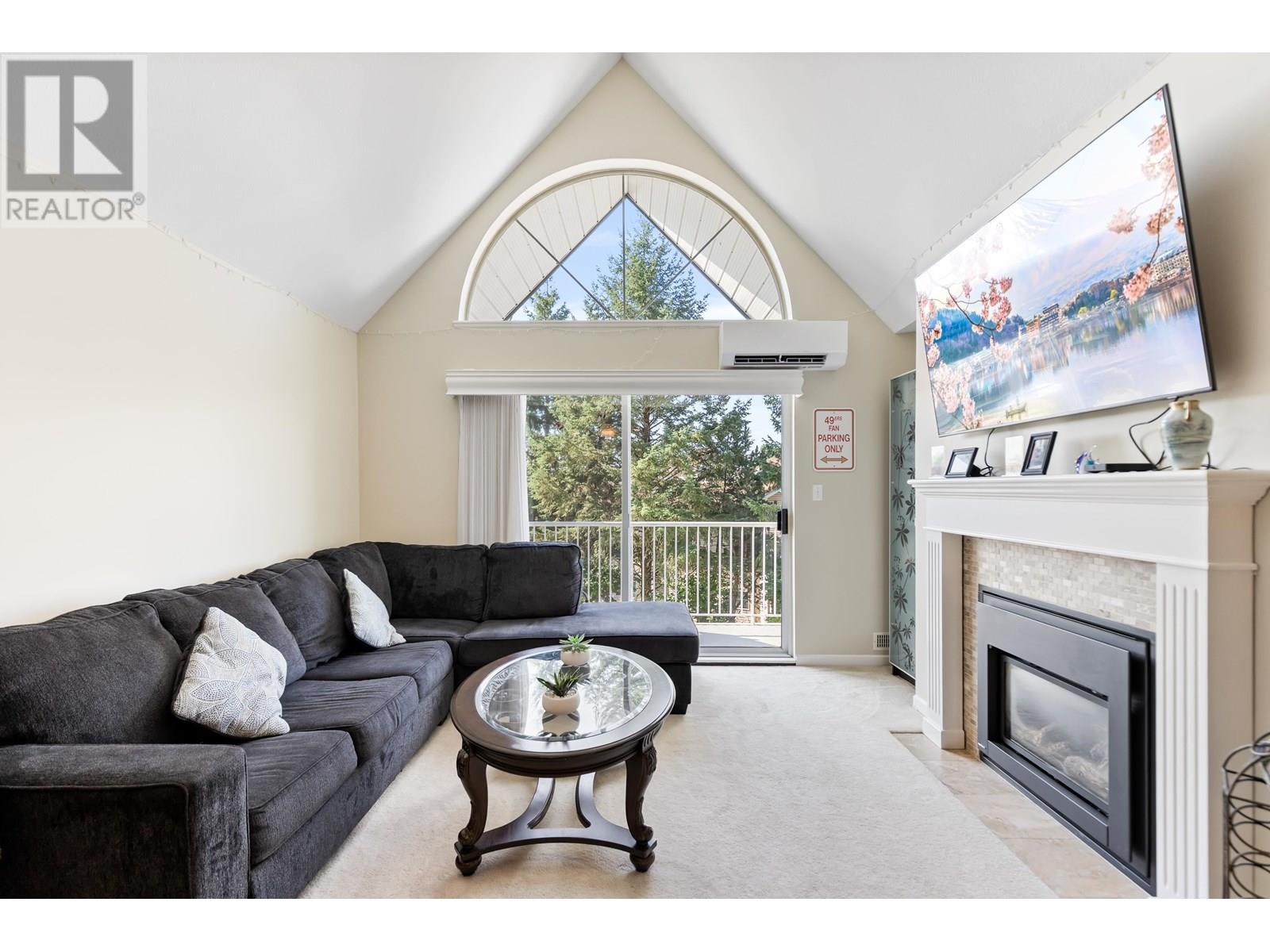 Photo 12 of 303 11601 227 Street, Maple Ridge BC