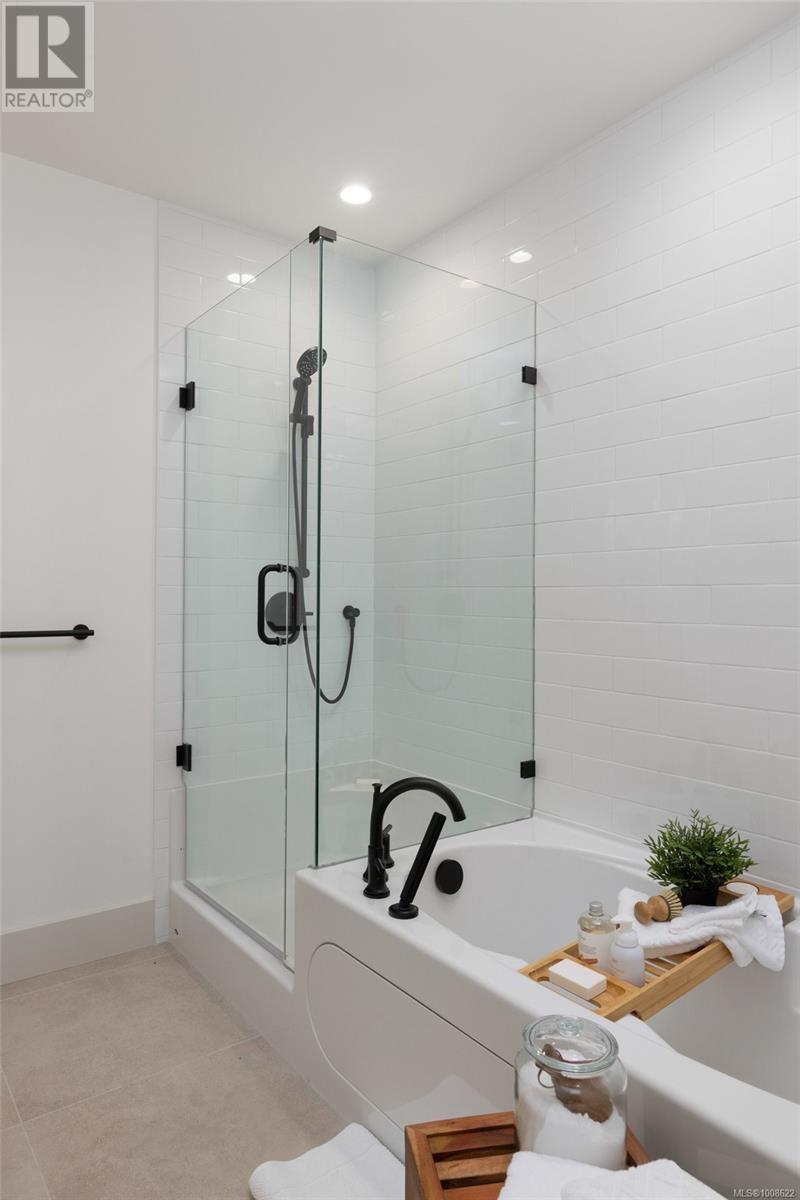 Photo 17 of 403 1335 Bear Mountain Pkwy, Langford BC
