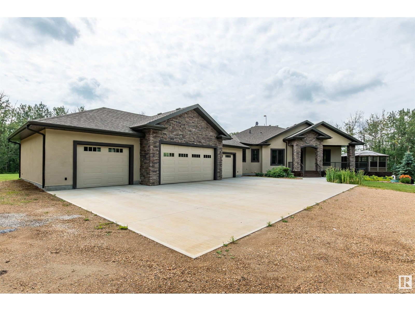 Photo 4 of 52449 Rge Road 214, Rural Strathcona County AB