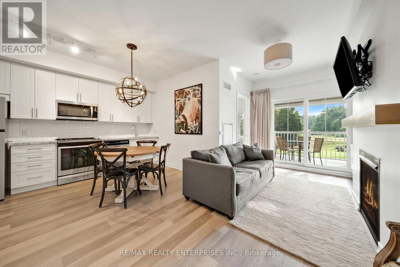 Photo 1 of 411 40 Horseshoe Boulevard, Oromedonte ON