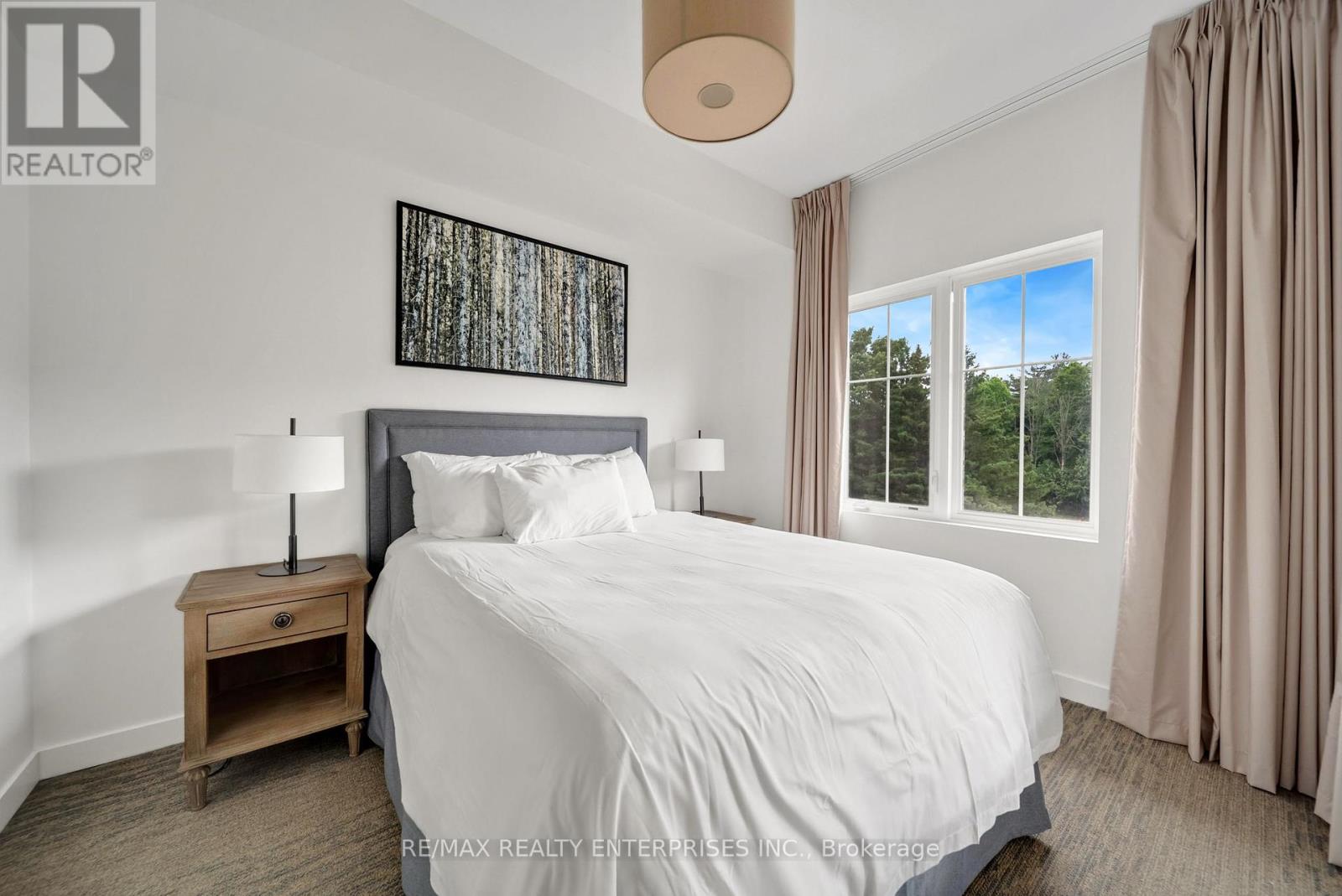Photo 11 of 411 40 Horseshoe Boulevard, Oromedonte ON