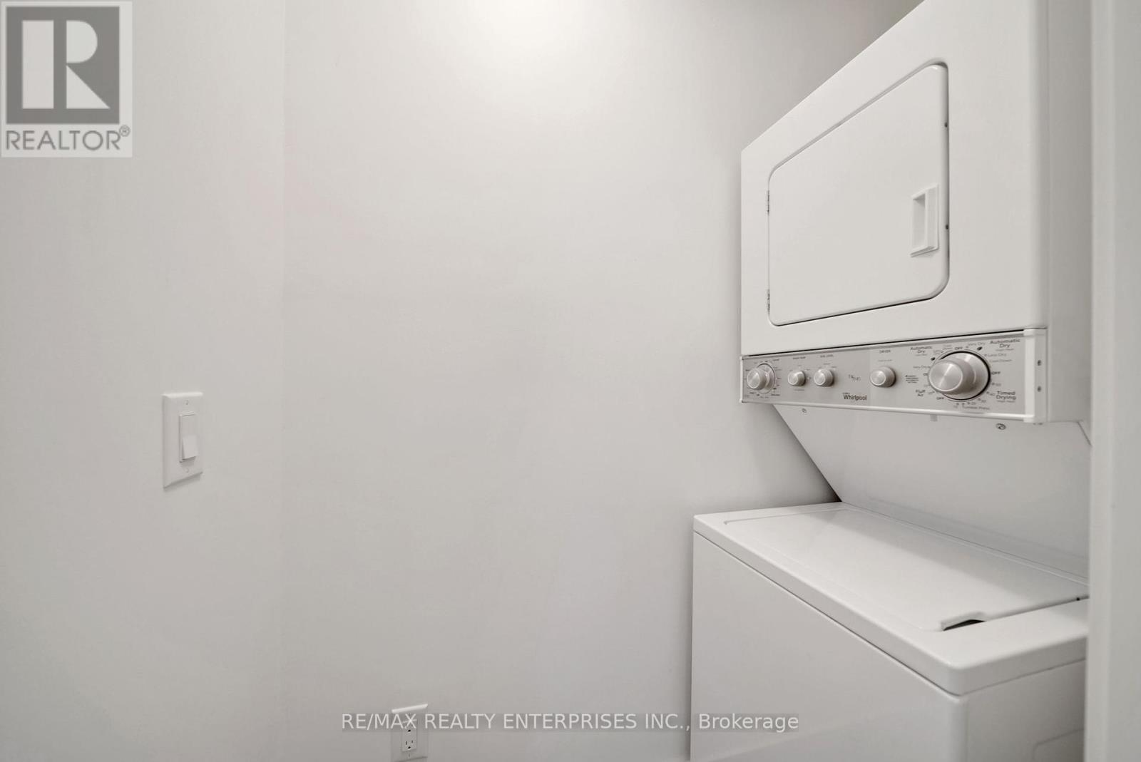 Photo 15 of 411 40 Horseshoe Boulevard, Oromedonte ON
