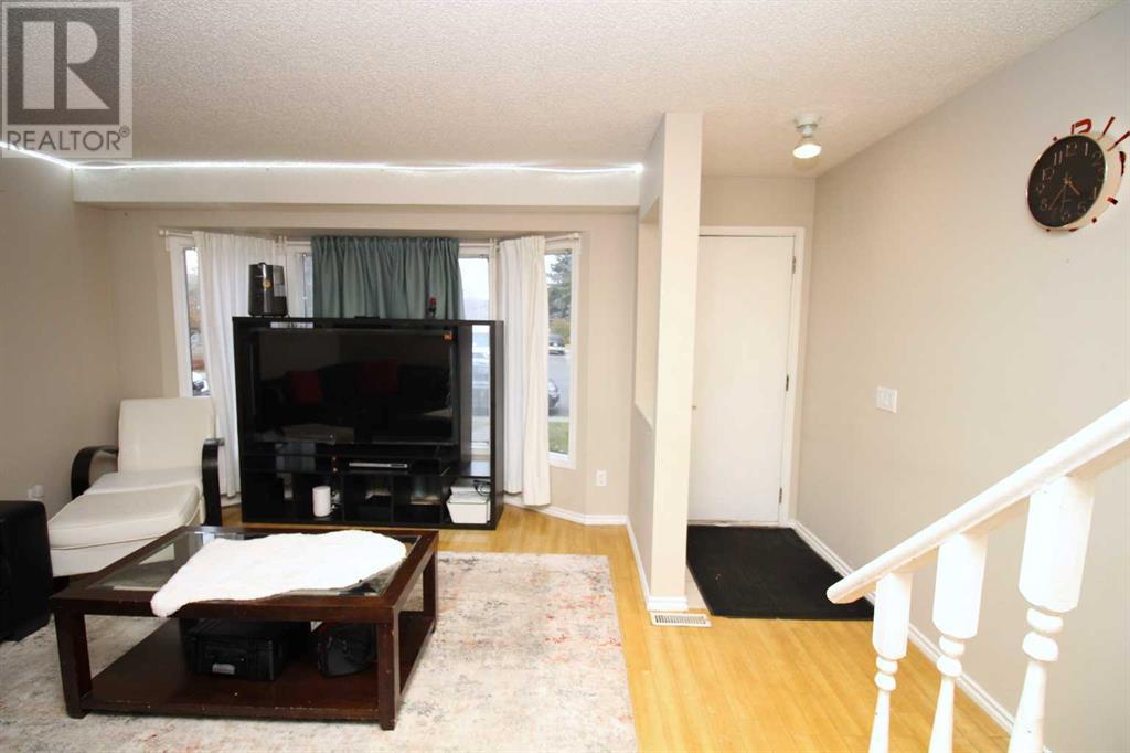 Single Family House for Sale in  Whiteridge Road NE Whitehorn Calgary 