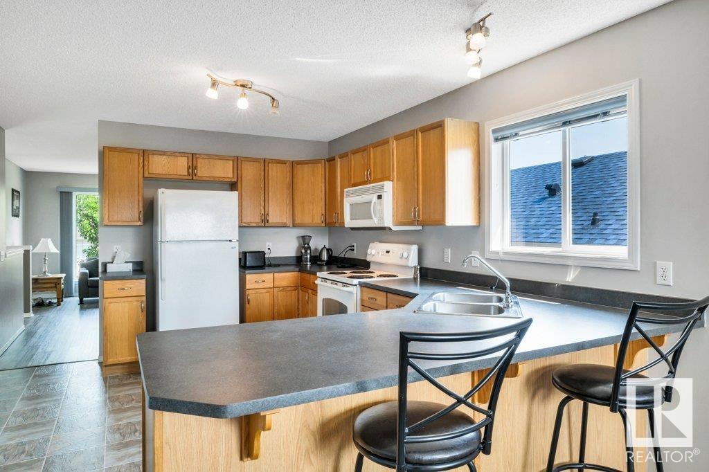 Photo 12 of 14017 159 A Av Nw, Edmonton AB
