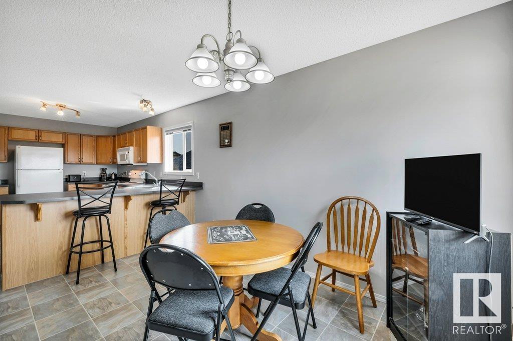 Photo 16 of 14017 159 A Av Nw, Edmonton AB