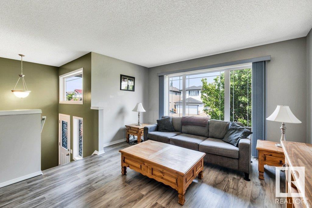 Photo 8 of 14017 159 A Av Nw, Edmonton AB