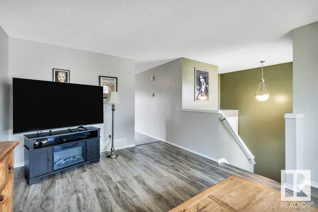 Photo 9 of 14017 159 A Av Nw, Edmonton AB