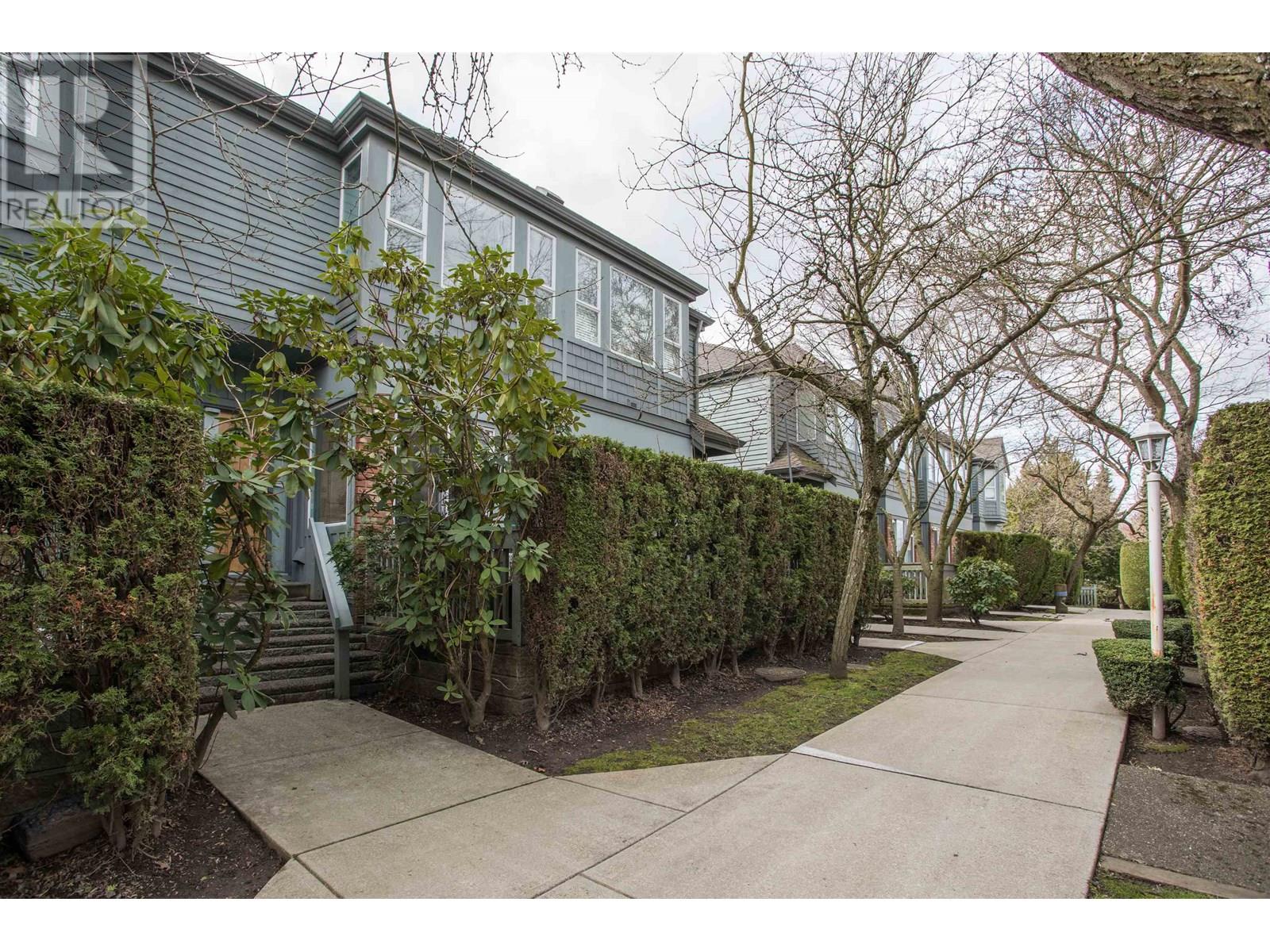 Photo 1 of 26 5820 Dover Crescent, Richmond BC