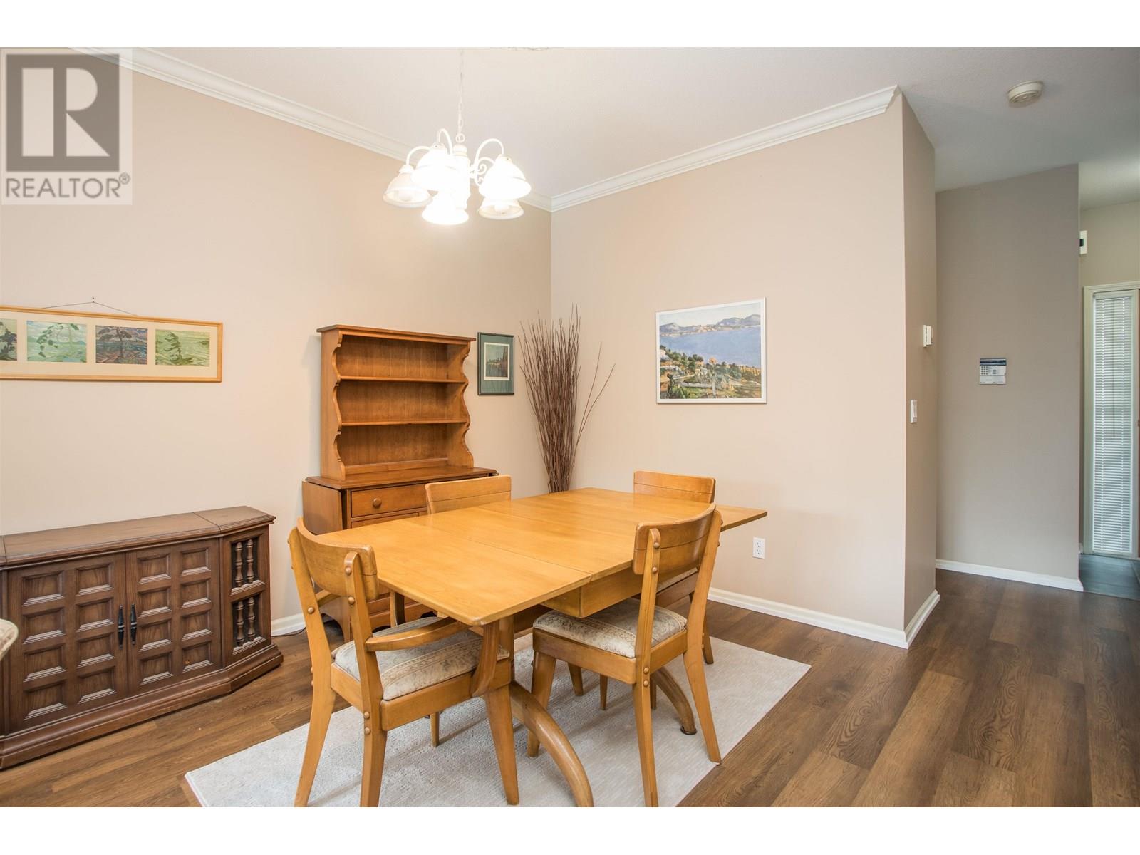 Photo 7 of 26 5820 Dover Crescent, Richmond BC