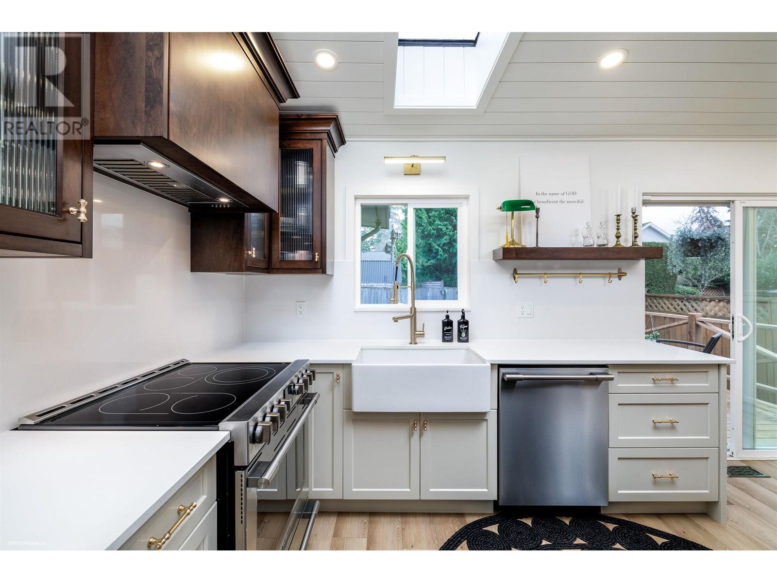 Photo 16 of 1508 Gillespie Road, Delta BC