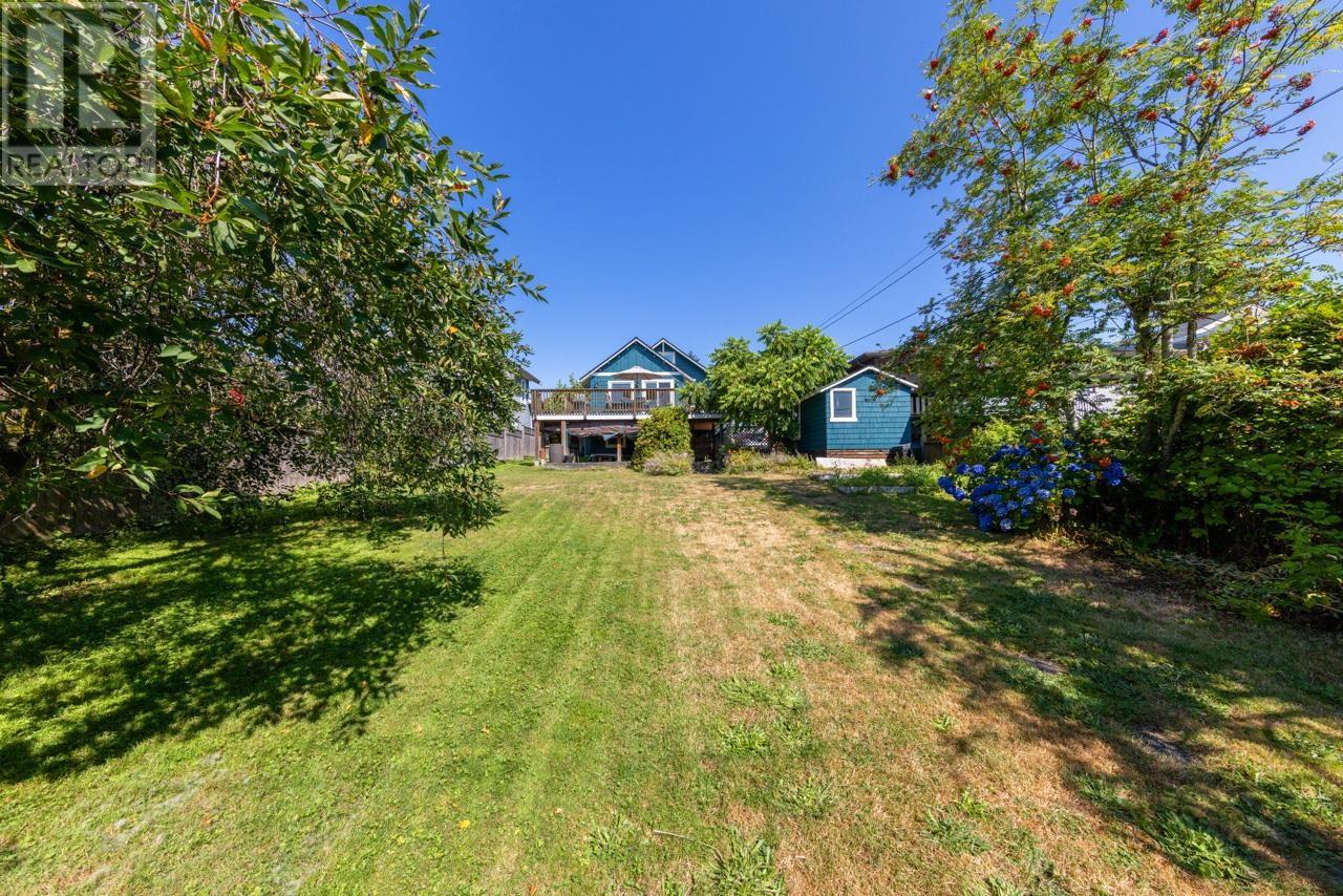 Photo 6 of 859 Calverhall Street, North Vancouver BC