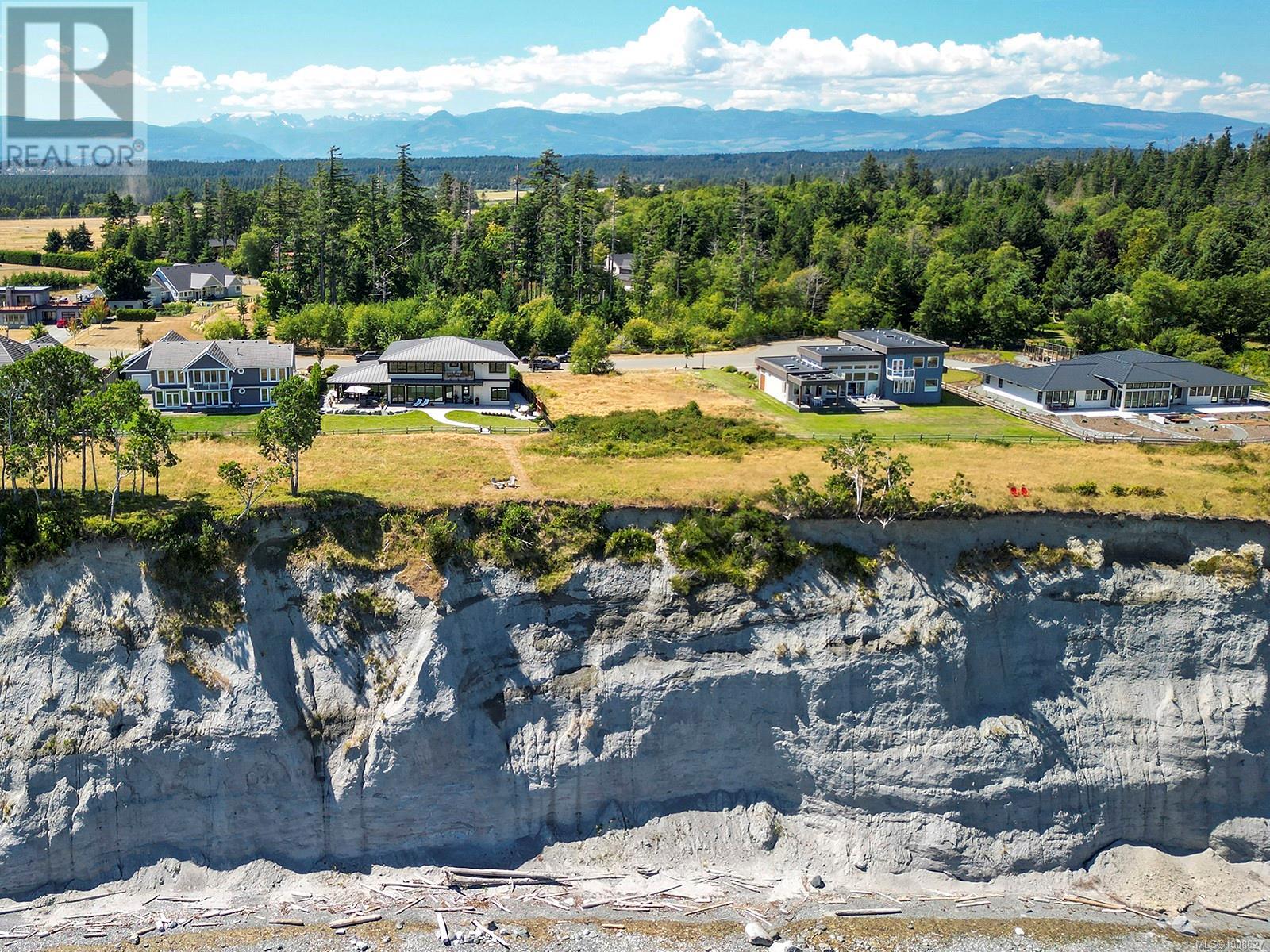 290 Connemara Rd, Comox