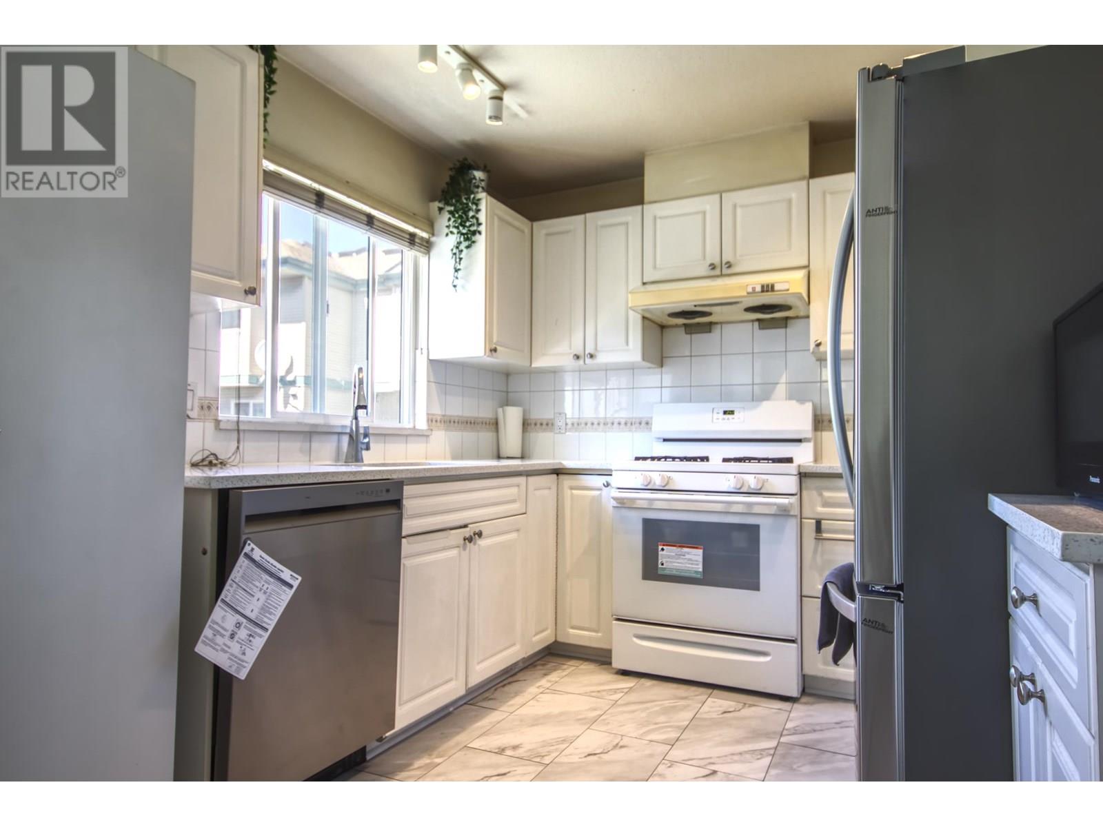 Photo 33 of 44 22800 Windsor Court, Richmond BC