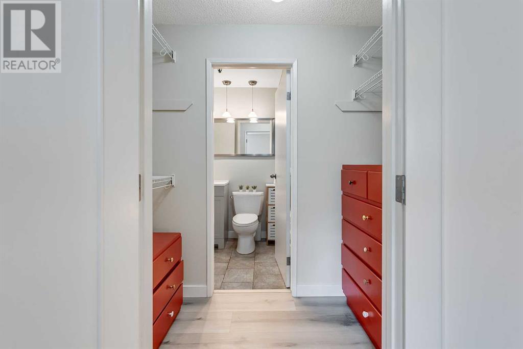 Single Family House for Sale in    Avenue SW Cliff Bungalow Calgary 
