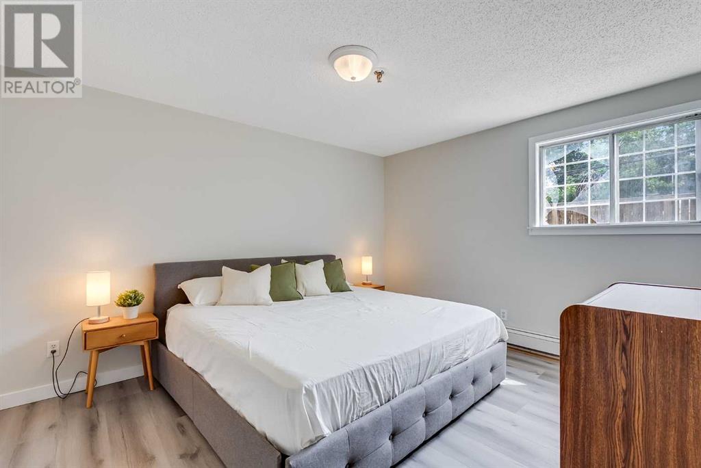 Single Family House for Sale in    Avenue SW Cliff Bungalow Calgary 