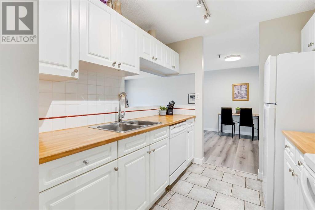 Single Family House for Sale in    Avenue SW Cliff Bungalow Calgary 