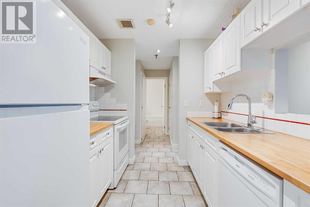 Single Family House for Sale in    Avenue SW Cliff Bungalow Calgary 
