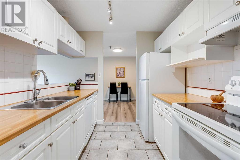 Single Family House for Sale in    Avenue SW Cliff Bungalow Calgary 