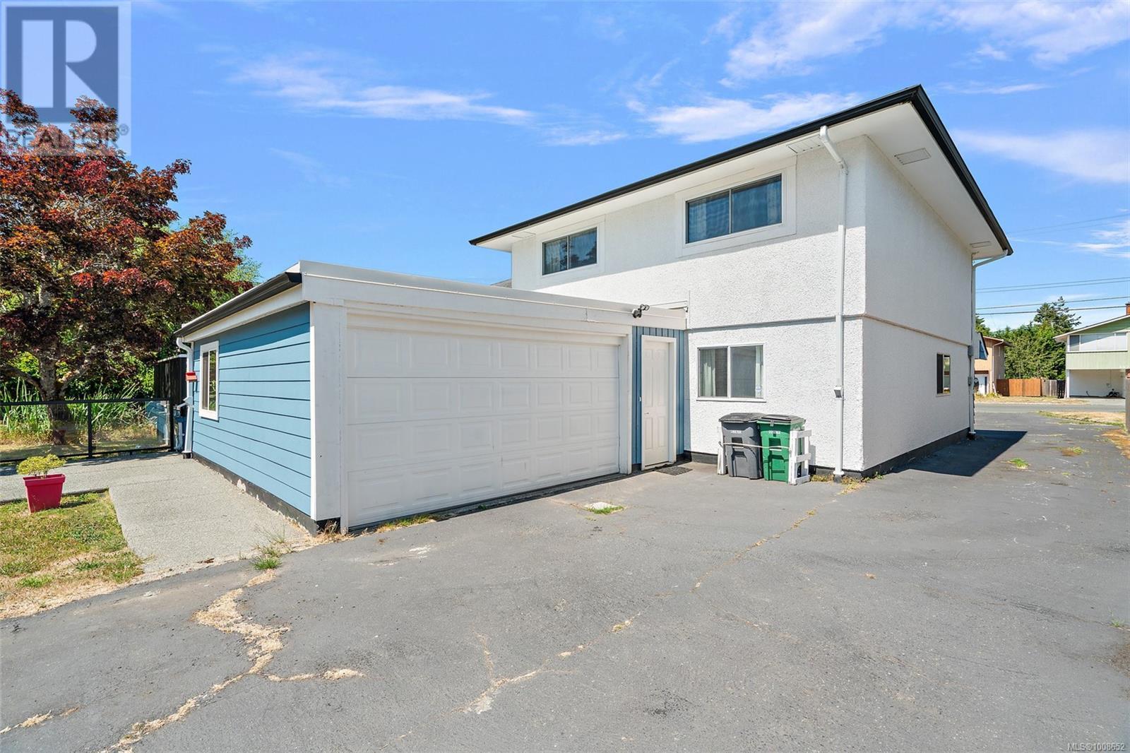 Photo 25 of 1563 Kenmore Rd, Saanich BC