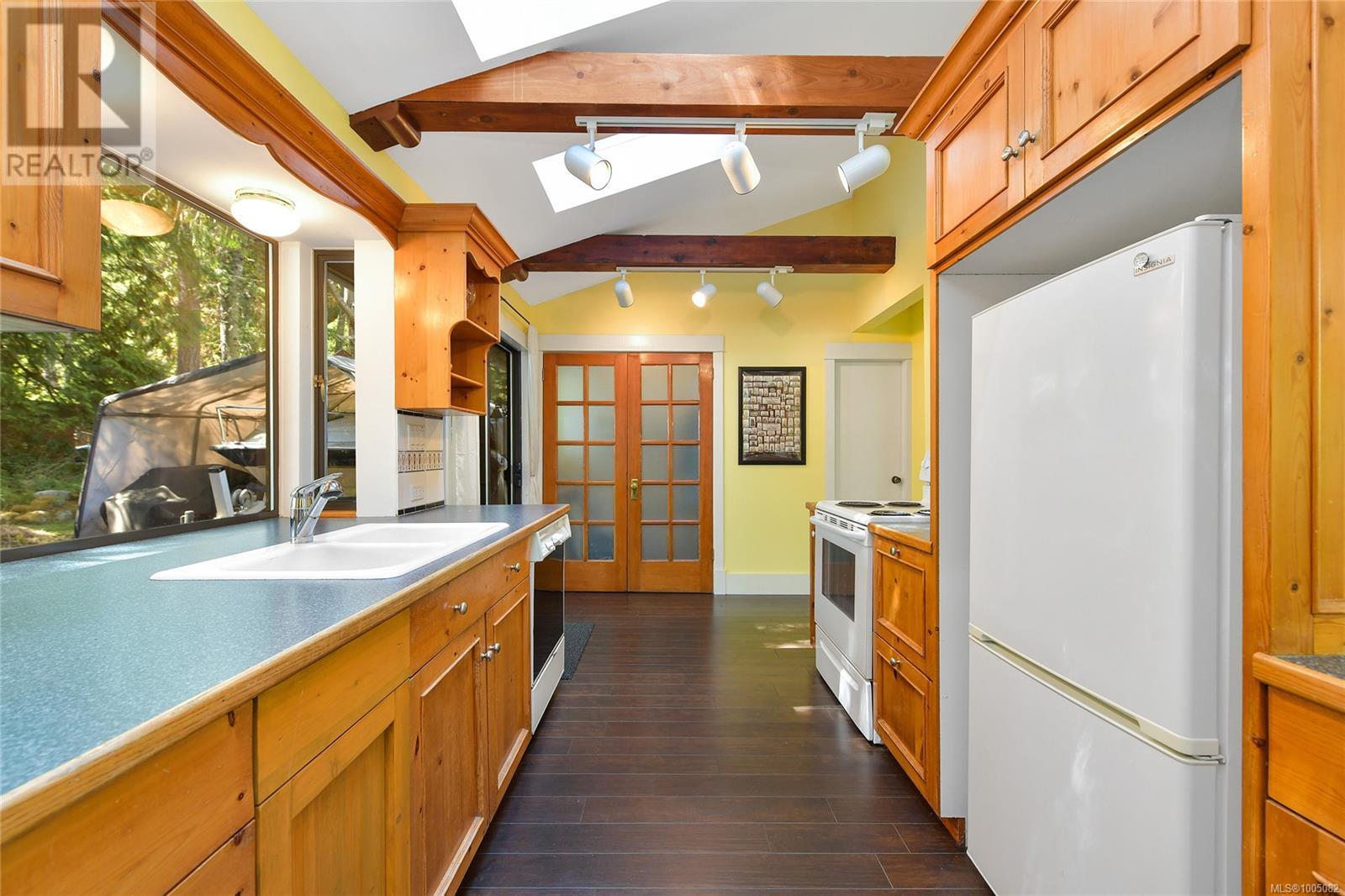  513 Cedar Hill Road, Mayne Island