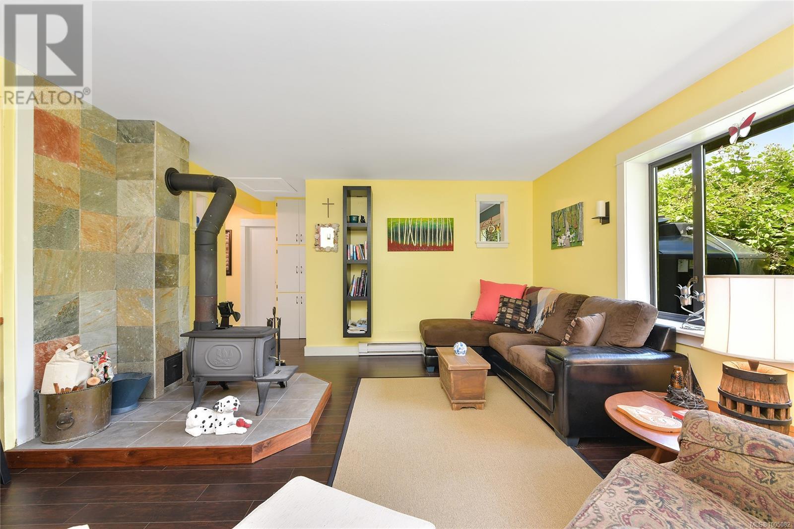  513 Cedar Hill Road, Mayne Island
