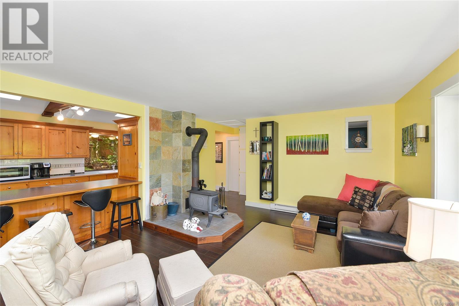  513 Cedar Hill Road, Mayne Island