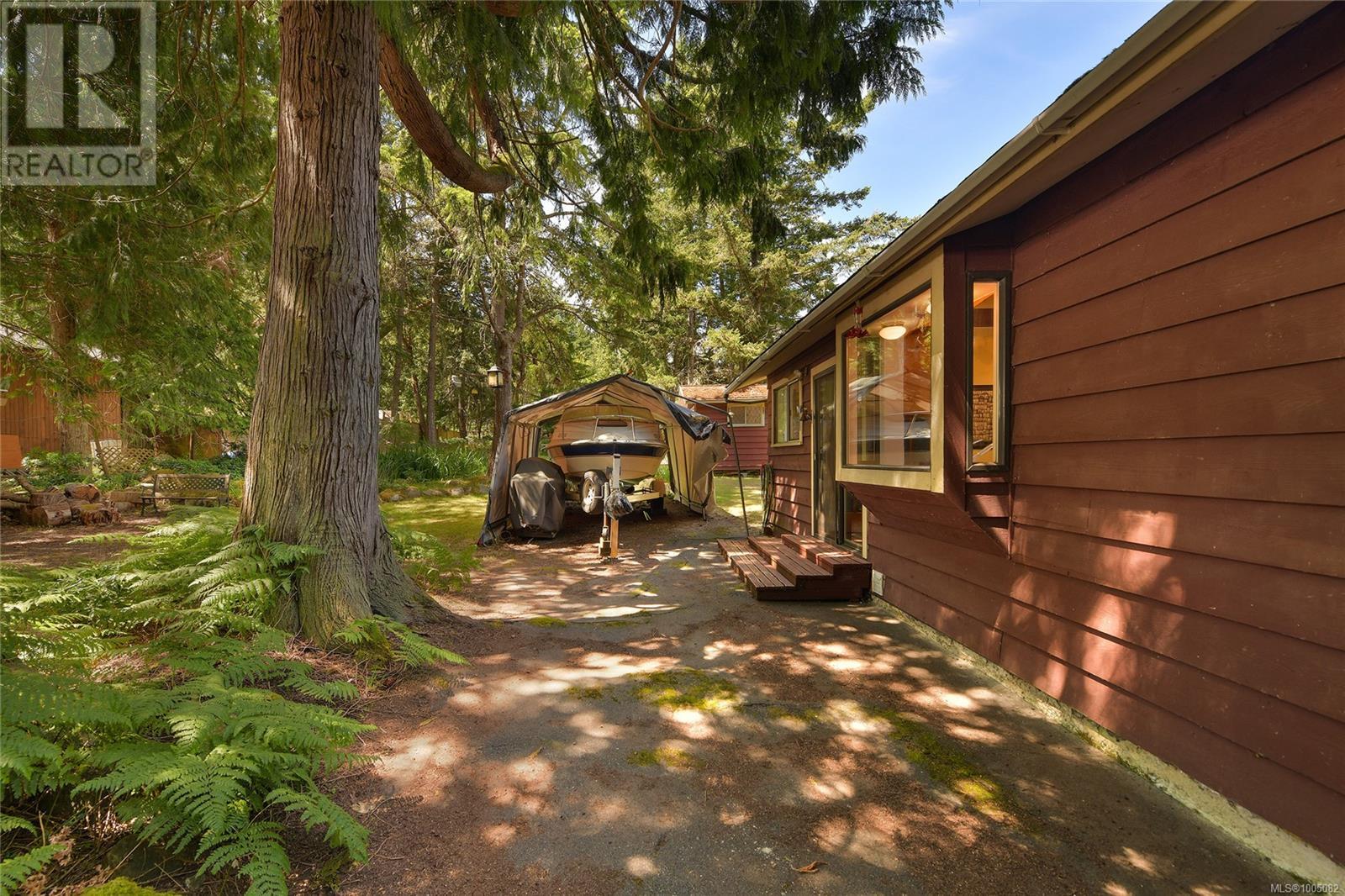  513 Cedar Hill Road, Mayne Island