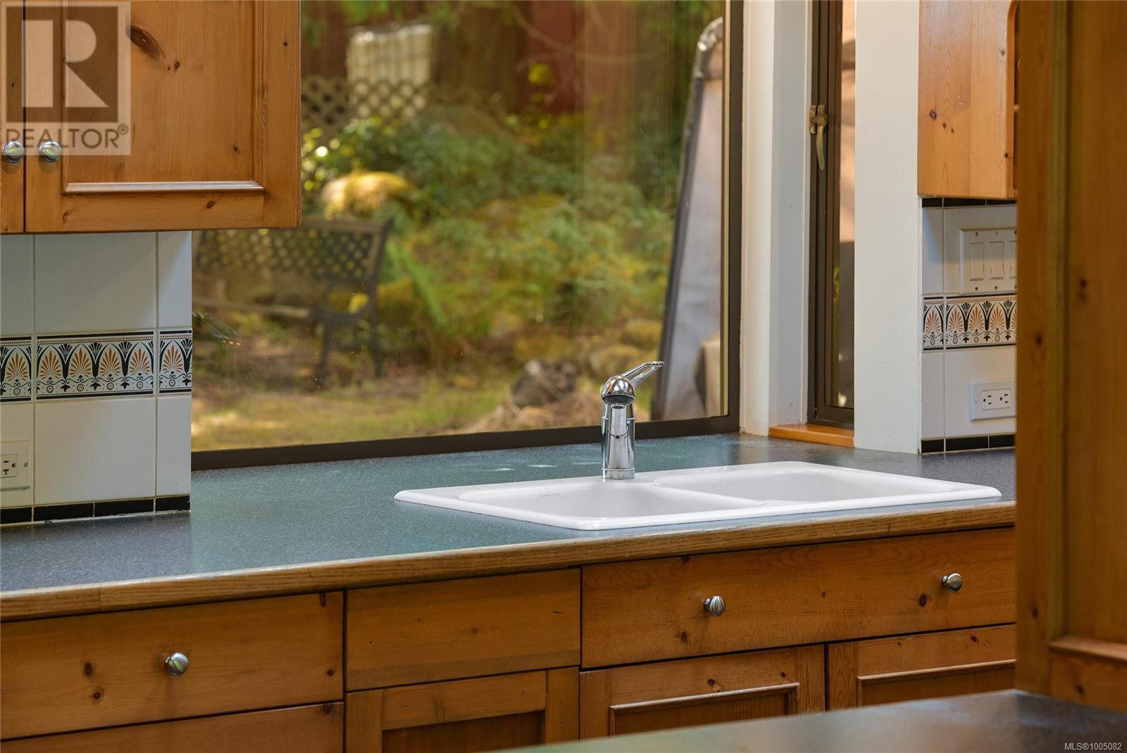  513 Cedar Hill Road, Mayne Island