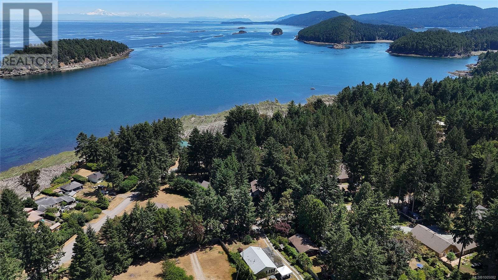  513 Cedar Hill Road, Mayne Island